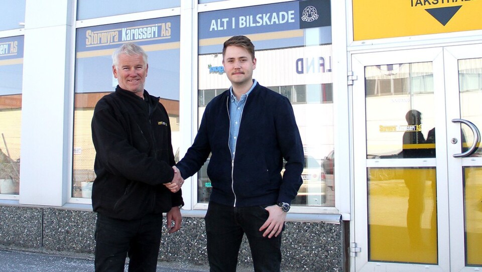 Fra venstre: Daglig leder Stig Franzen i Stormyra Karosseri og ass. konsernleder Fredrik Nordvik i Nordvik Gruppen. Fra venstre: Daglig leder Stig Franzen i Stormyra Karosseri og ass. konsernleder Fredrik Nordvik i Nordvik Gruppen.