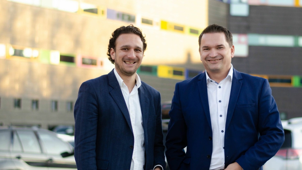 F.v.: Daniel Solomonsz (markedssjef, Bilbransje24) og Tom Gundersen (Head of Sales, If).