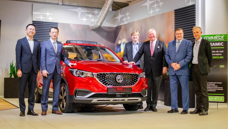 Fra venstre: Aiden He (president, SAIC Motor Europe), Matt Lei (vise-adm. dir. SAIC Business), Stephen Kunz (styreleder i Gill-selskapene), Nils Petter Gill (eier av Pongo AS), Carl-Einar Haug (styreleder Birger N. Haug Holding) og Harald Frigstad (styreleder Birger N. Haug). Fra venstre: Aiden He (president, SAIC Motor Europe), Matt Lei (vise-adm. dir. SAIC Business), Stephen Kunz (styreleder i Gill-selskapene), Nils Petter Gill (eier av Pongo AS), Carl-Einar Haug (styreleder Birger N. Haug Holding) og Harald Frigstad (styreleder Birger N. Haug).