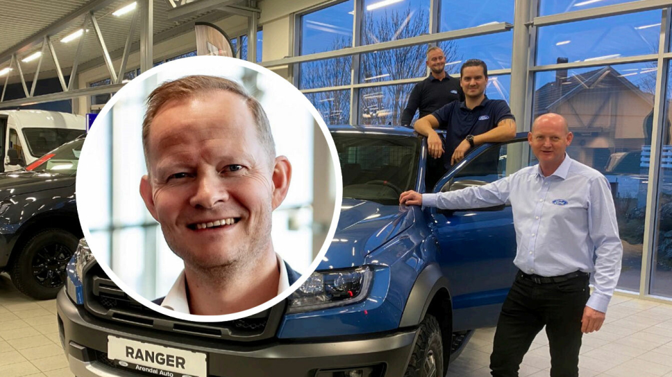 Ole B. Solberg (innfelt) er eier og styreleder i Solberg Bil. Til høyre de tre eierne i Arendal Auto; Frode Gundersen, Torleif Lona og Dagfinn Noddeland.