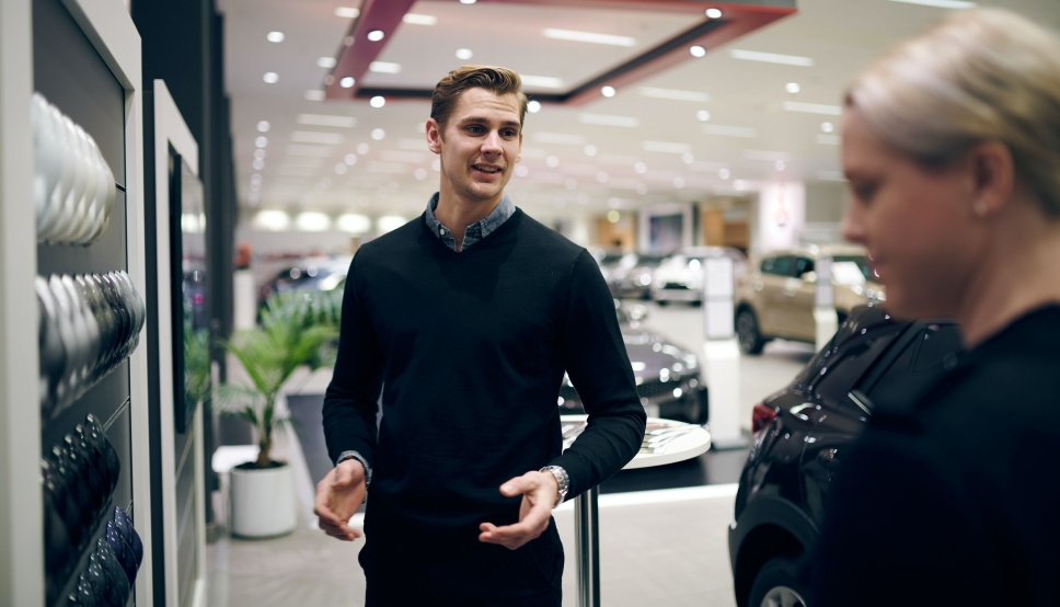 Vi søker en motivert juniorselger til Carstore Lillestrøm