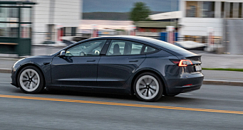 - Er det blitt risikosport å eie en Tesla?