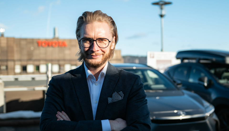 Den ferske lederen for Toyota Norge, Piotr Pawlak, har all grunn til å smile av registreringstallene i mars.