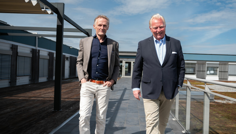 F. v.: Leif Madsberg og Nils Petter Gill utenfor Gill Gruppens hovedkvarter på Skytta nord for Oslo.