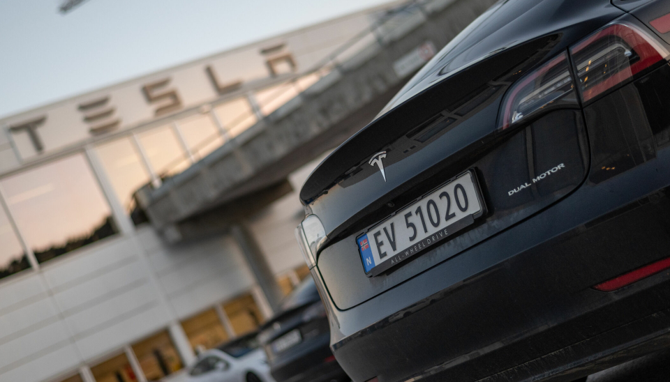 Tesla bygger bilpark i rakettfart i Norge.