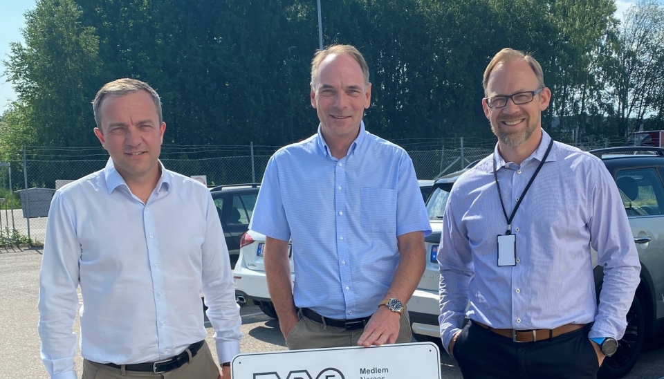 F. v.: Jan Skjoldby (administrerende direktør i Dekkmann), Stig Morten Nilsen (leder i NBF) og Stein Gunnufsen (administrerende direktør i Vianor).