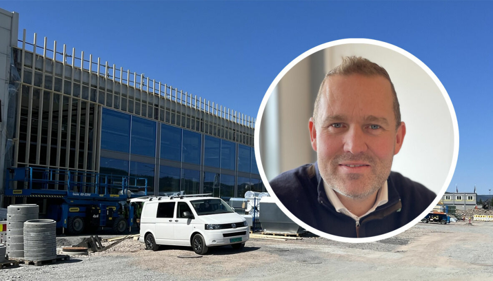 Det 12.500 kvadratmeter store RøhneSelmer-anlegget på Lierstranda begynner å ta form. Innfelt administrerende direktør Kjetil Hagestande.