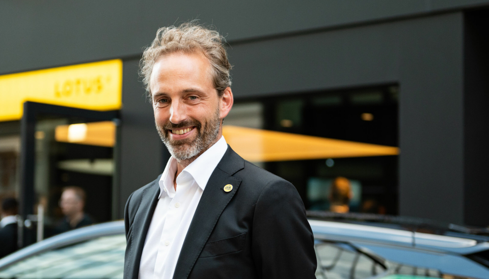 Niels de Gruijter er administrerende direktør for Lotus Cars Europe. I går kunne han invitere til før-åpning for merkets første butikk i Norge.