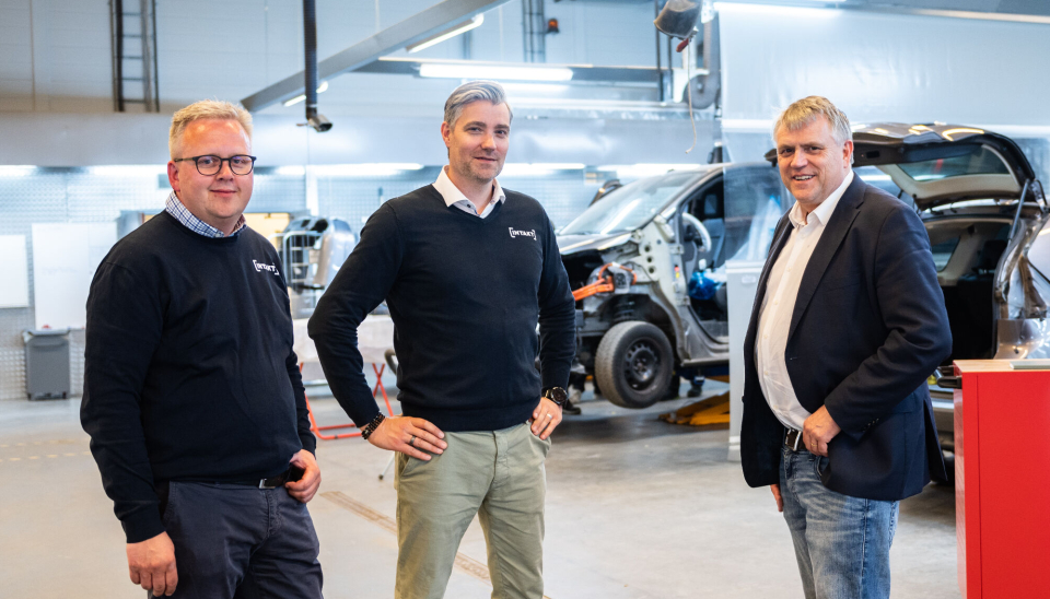 F. v.: Øyvind Holthe (kjedeansvarlig drift, Intakt Bilskade), Fredrik Karlsen (daglig leder, Intakt Bilskade) og Cato Leine (styremedlem, Intakt Bilskade Drammen AS).