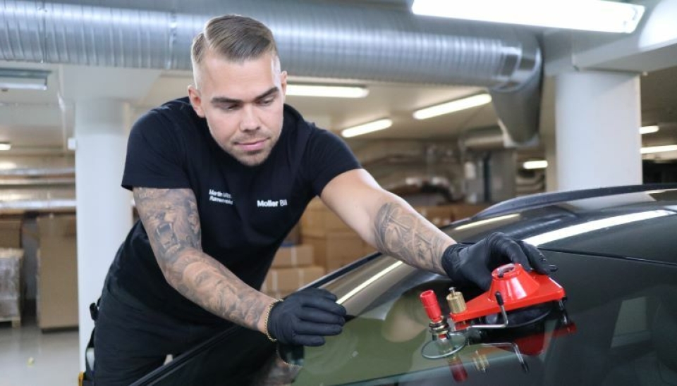 Vi søker medarbeider til ruteskift/glassarbeider - kan det være deg?