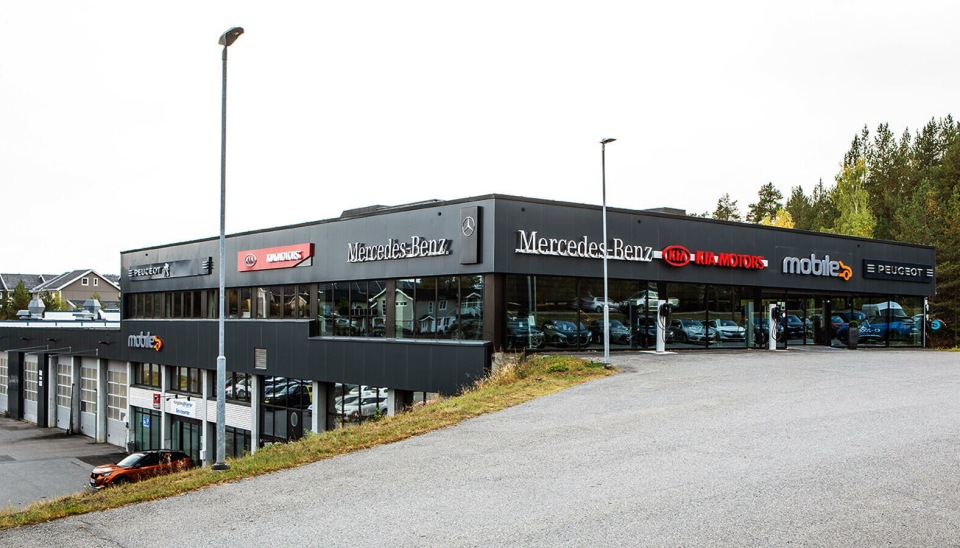 Mobile Kongsberg er en av konsernets tre forhandlere i byen. Nå legges den ned.