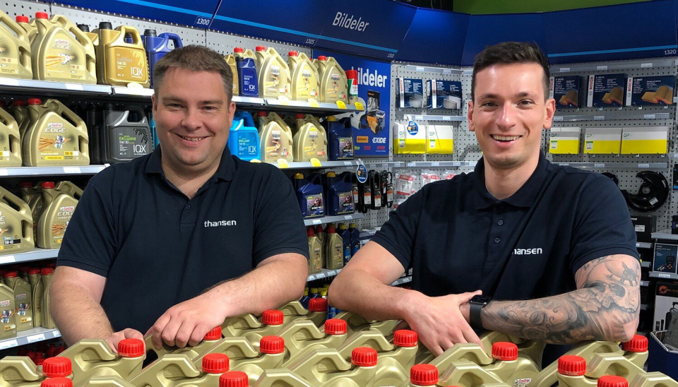 - Vi eliminerer alt av luft og tomrom i et lager og får et kompakt lager med et enormt antall varer og produkter, sier markedssjef Hans-André Sørvik (t. v.) i Thansen. Daglig leder i Thansen, Igor Petrovic, til høyre.