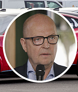 Finansierte færre biler - men nedgangen bremset